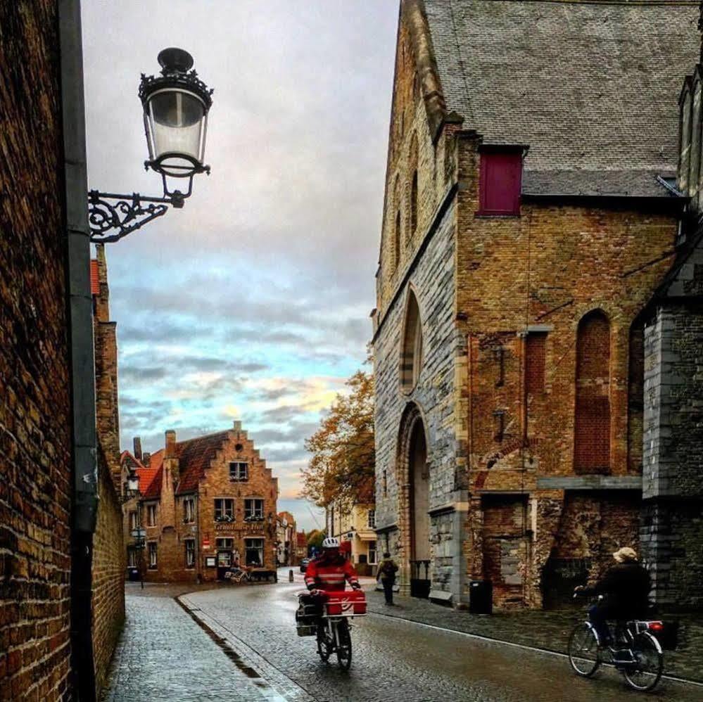 Guesthouse Dijver - Serene Escape In The Heart Of Historic Brujas Exterior foto